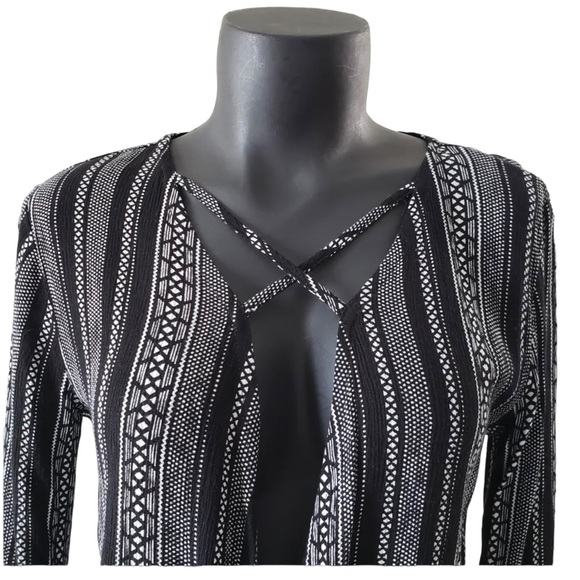 Ripzone | Criss-Cross Blouse - Picture 5 of 9